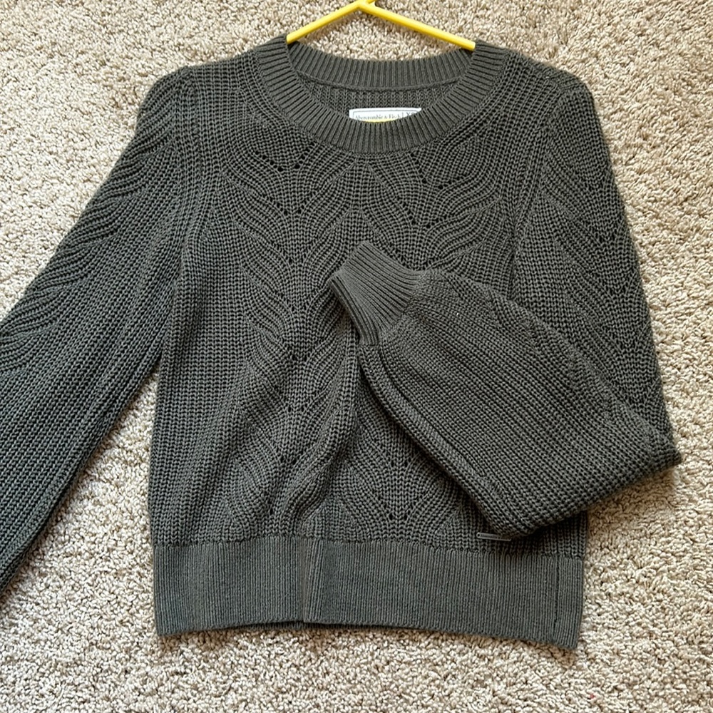 Abercrombie & Fitch sweater